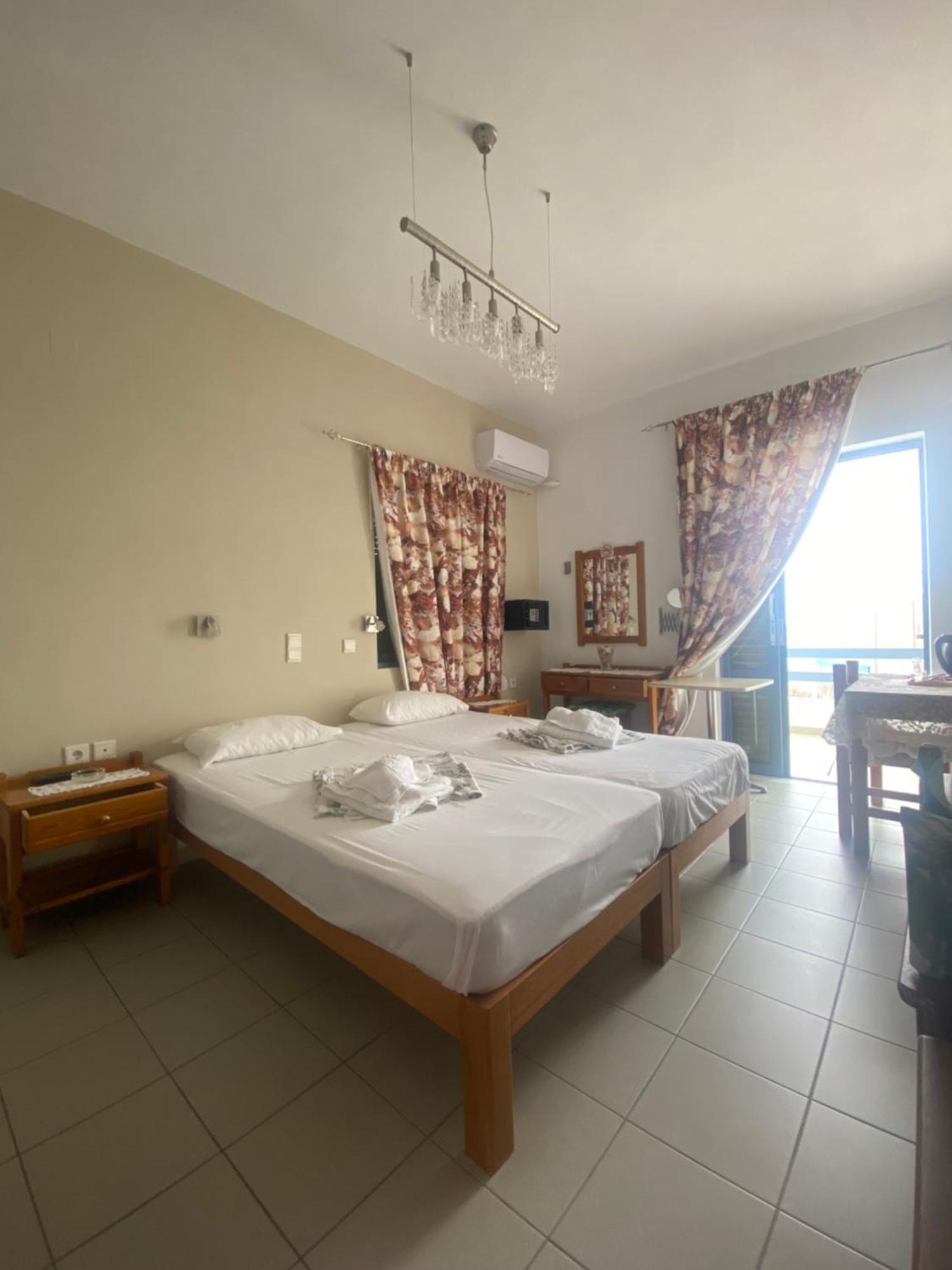 Adamas Rooms Palaiochora Exterior photo