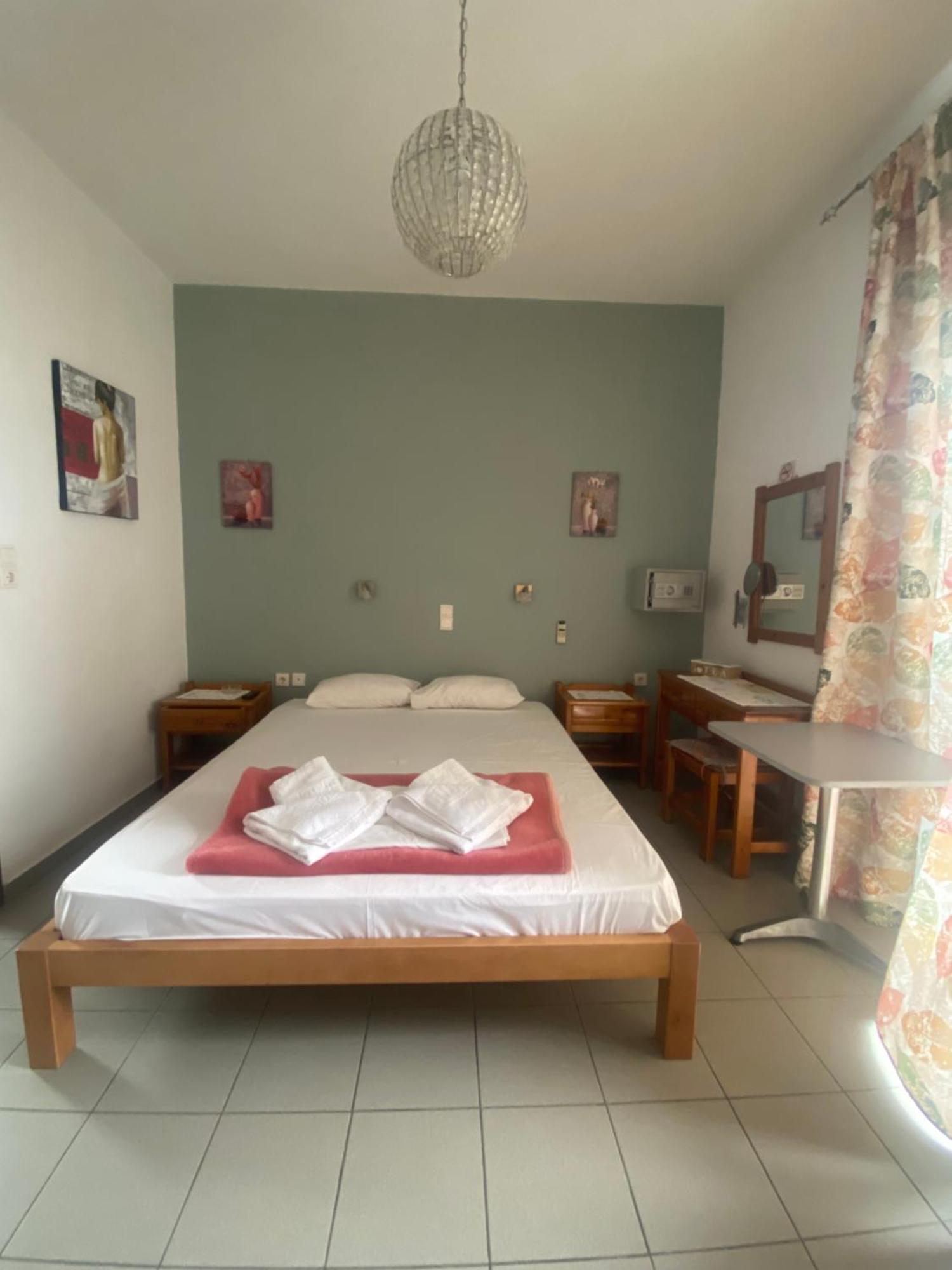 Adamas Rooms Palaiochora Exterior photo